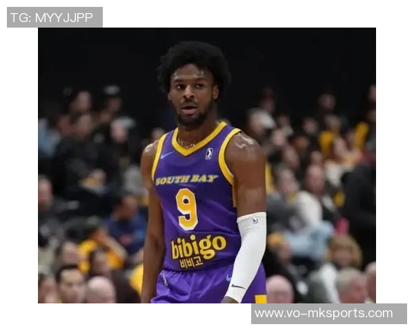 不用顶着詹姆斯之子的称号,布朗尼带南湾湖人队4胜1负 不用顶着詹姆斯之子的称号,布朗尼带南湾湖人队4胜1负