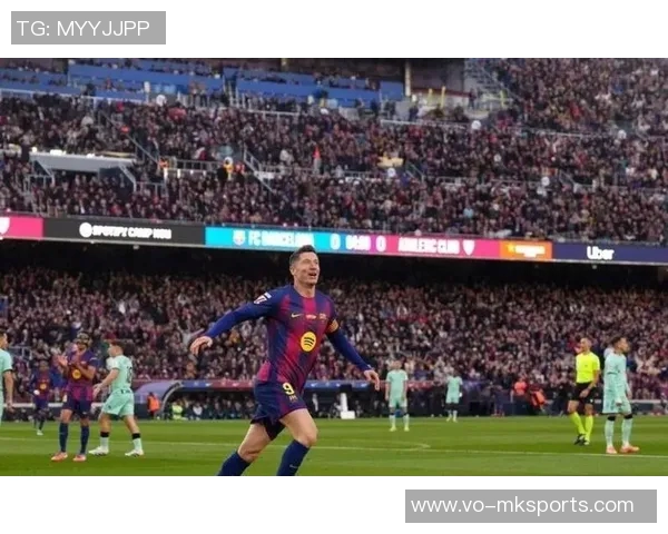 六台记者:巴萨将在诺坎普对阵皇家社会和大巴黎,激战连连,谁能笑到最后? 六台记者:巴萨将在诺坎普对阵皇家社会和大巴黎,激战连连,谁能笑到最后?