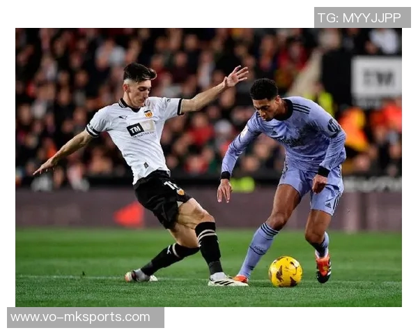 半场战报:瓦伦西亚1-0赫塔费,迪亚卡比破门 半场战报:瓦伦西亚1-0赫塔费,迪亚卡比破门